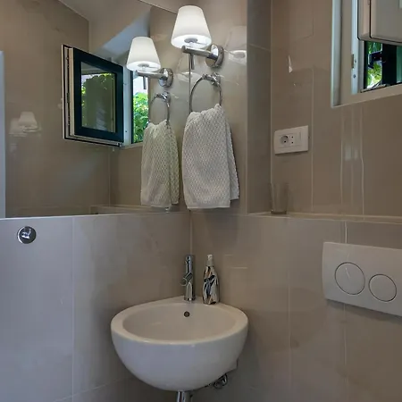 Guest house Downtown Modern *