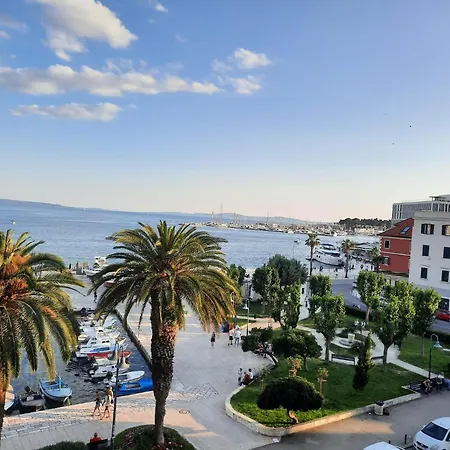 Downtown Modern Гостевой дом *