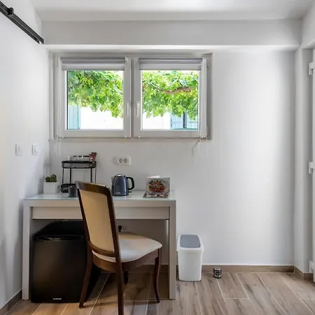 Downtown Modern * Split