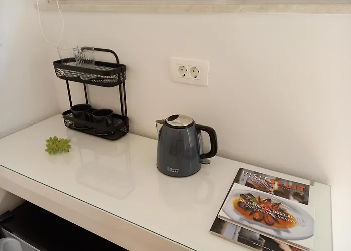 Downtown Modern * Split