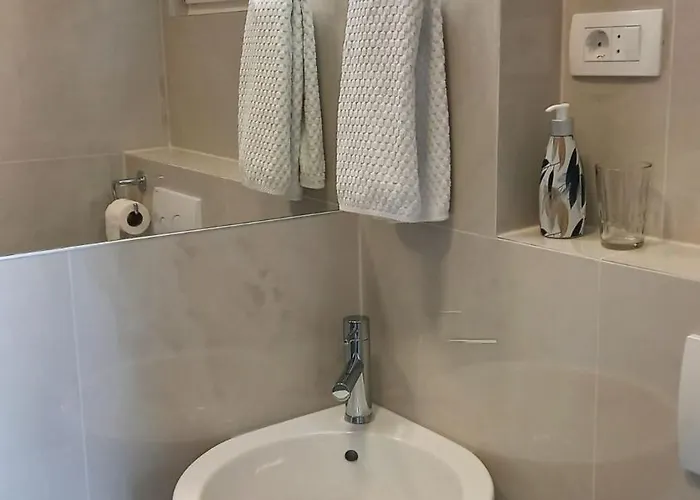 Downtown Modern Split