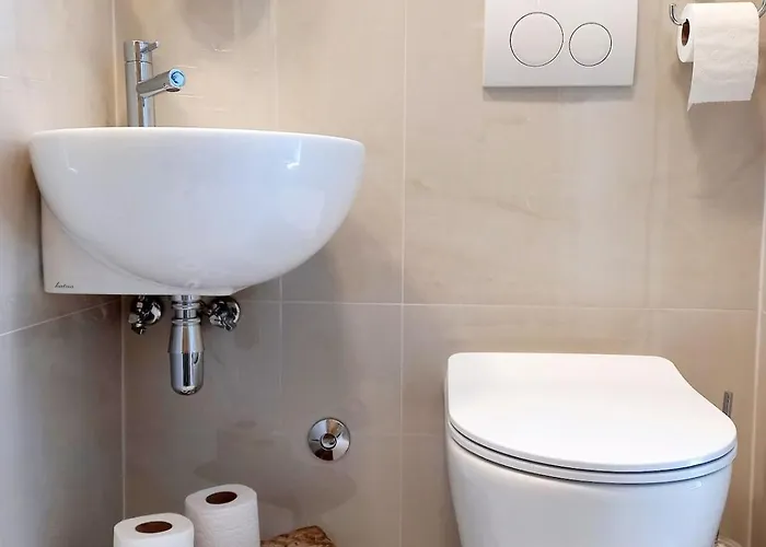 Downtown Modern Split